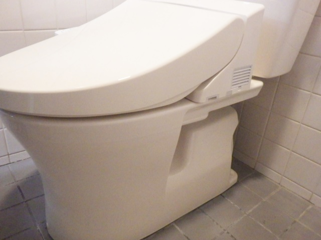 名古屋市東区にてTOTO　CS230BM SH231BA　トイレ 交換致しました！